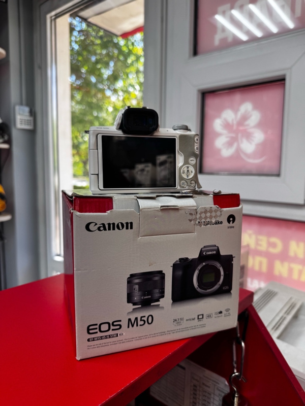 Фотоаппарат Canon eos m50